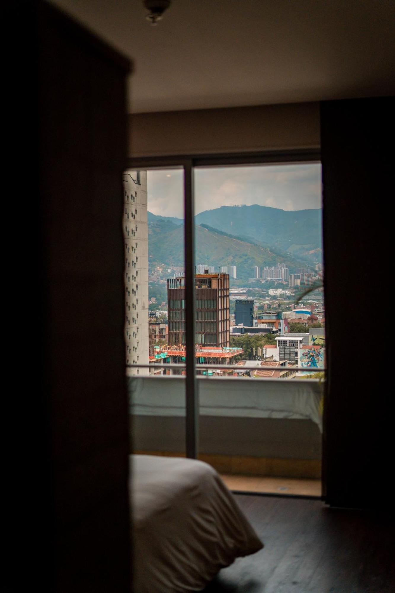 Diez Hotel Categoria Colombia Medellín Pokoj fotografie View of the city from a hotel